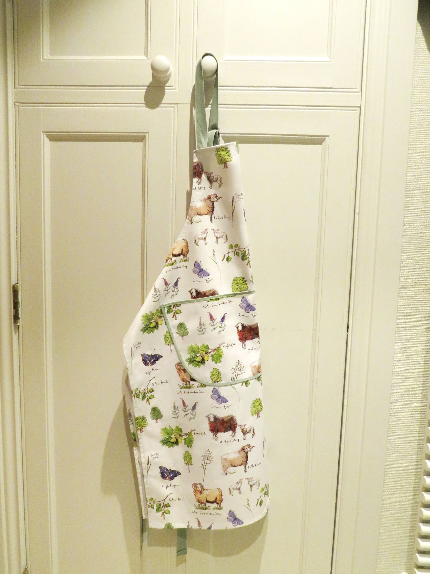 Out in the Fields Cotton Apron | Samuel Lamont & Sons