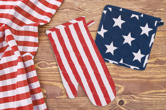 Patriotic Stars And Stripes Pot Holder & Oven Mitt Set | C&F Home