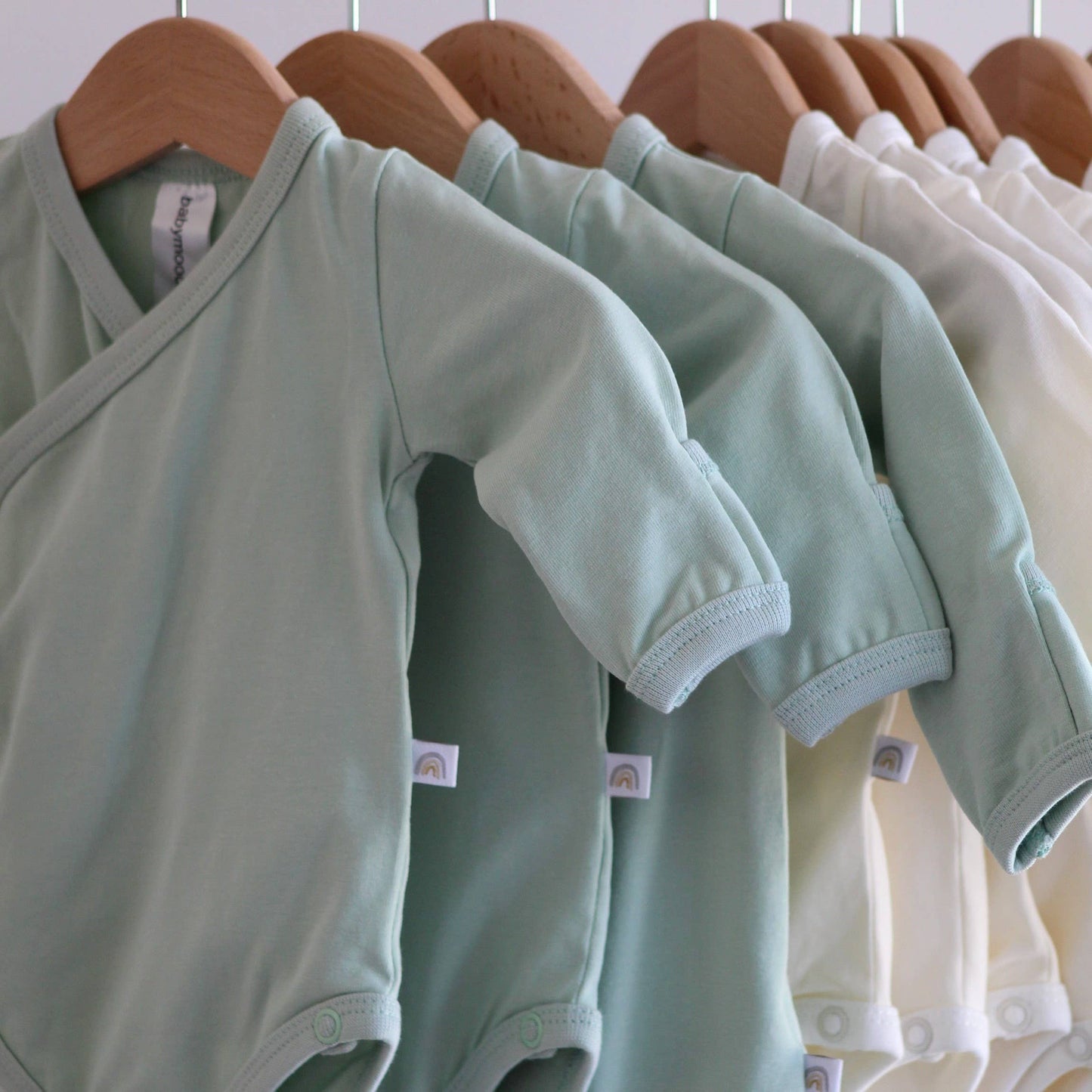 Light Green Organic Bodysuit | Babymood Norway