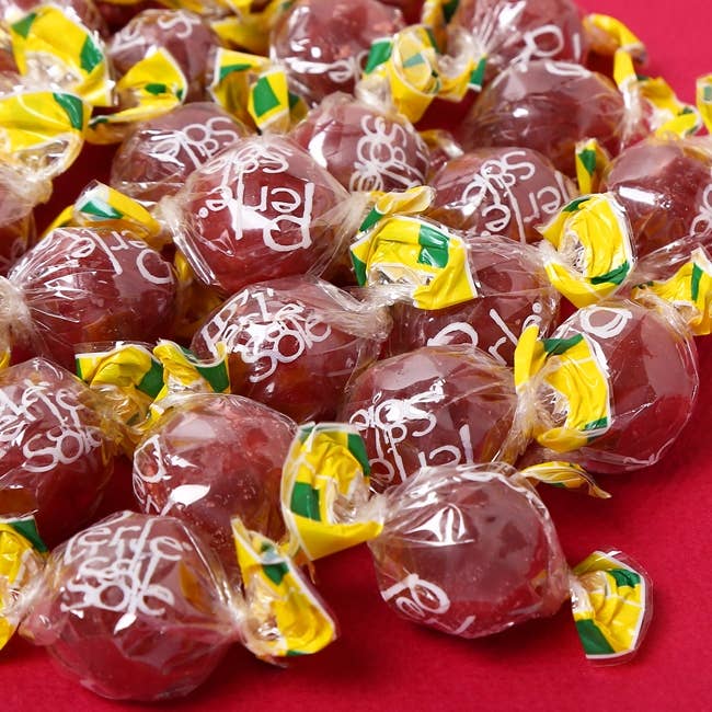 Blackberry Drops with a Tart Fizzy Filling | Perle di Sole