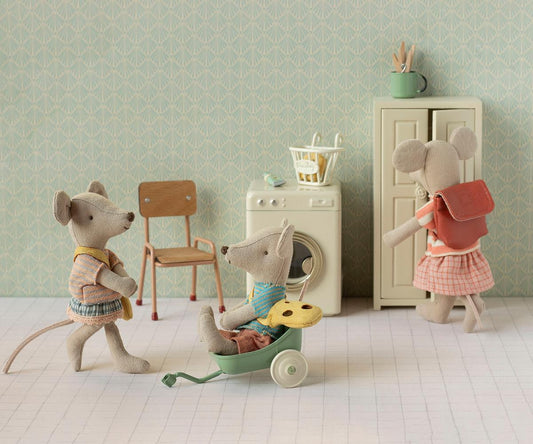 Little Sister Mouse with Bag | Maileg