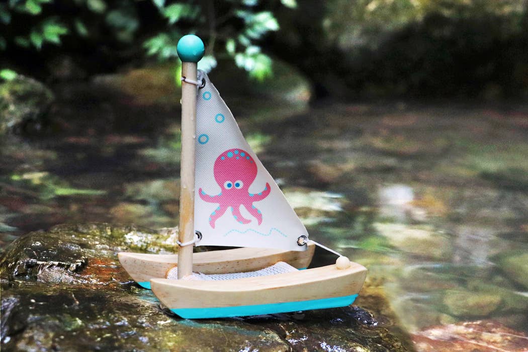 Small Foot Octopus Catamaran Water Toy | Hauck Toys