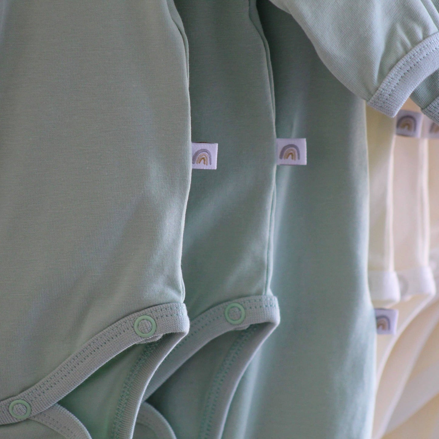 Light Green Organic Bodysuit | Babymood Norway