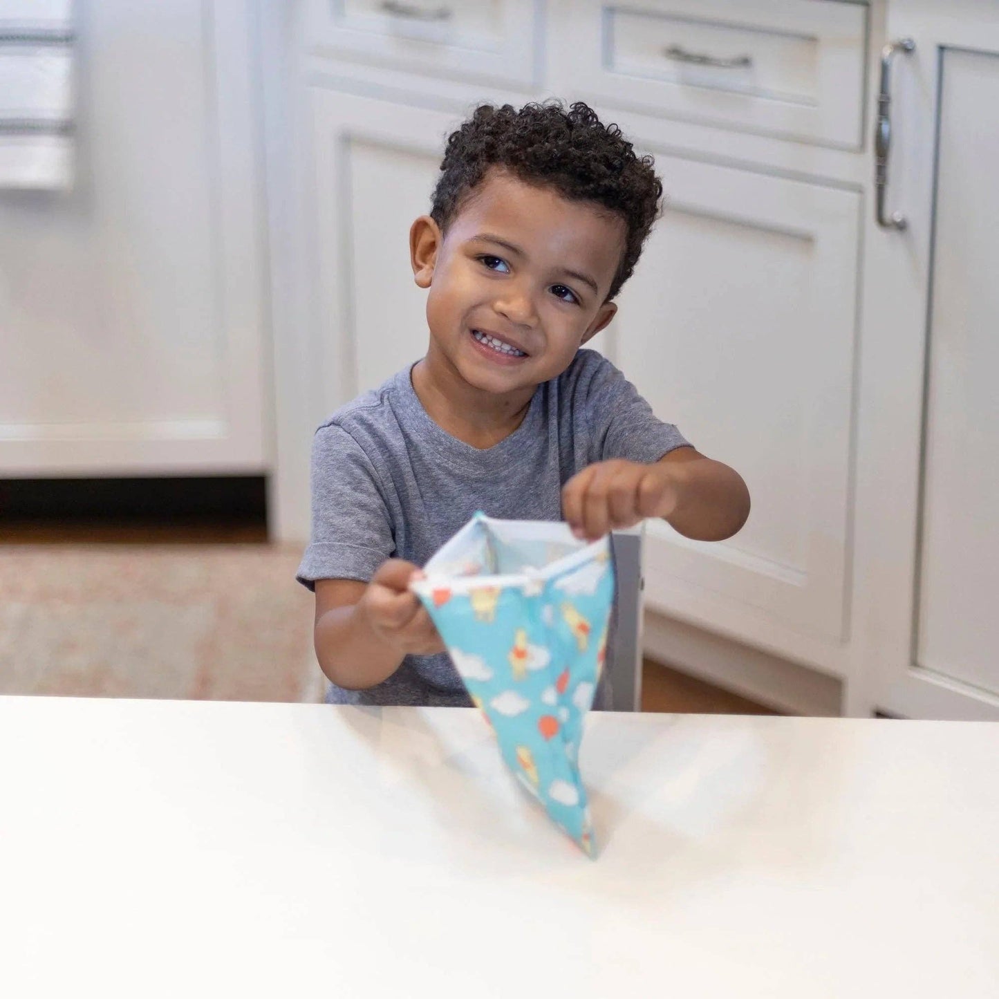 Reusable Snack Bag, Large: Winnie the Pooh Balloons | Bumkins