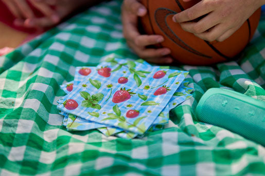 Strawberry Picnic Beverage Napkin | Duni