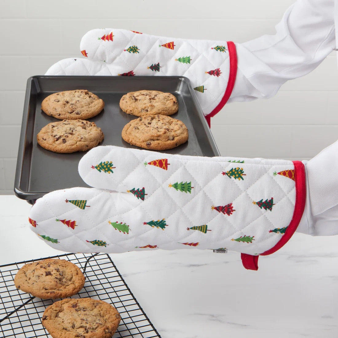 Merry & Bright Oven Mitt | Danica