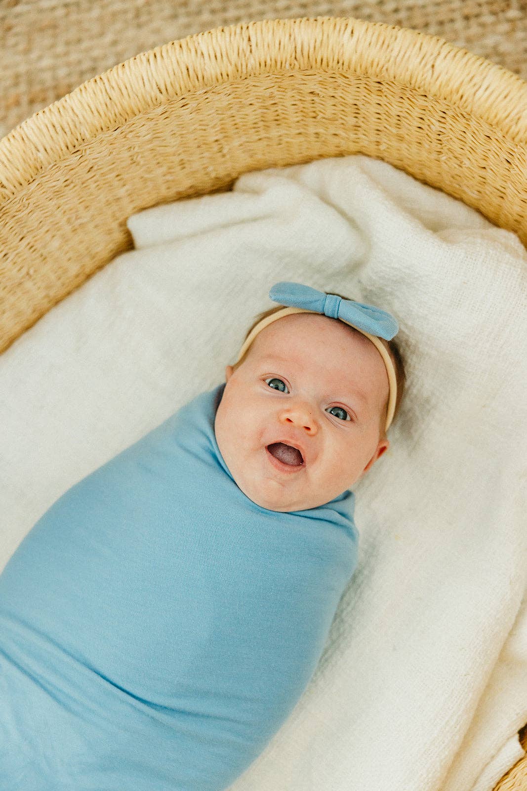 Robin Bowtie Baby Bow | Copper Pearl