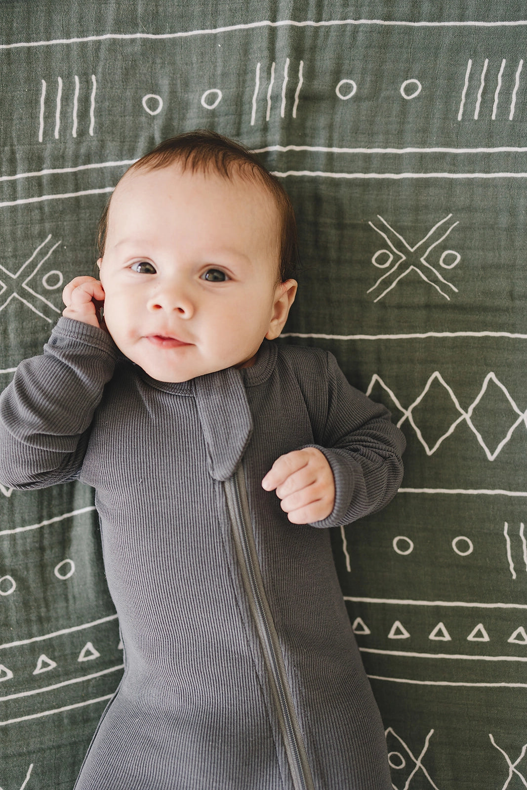 Charcoal Gray Ribbed Footed Romper | Urban Baby