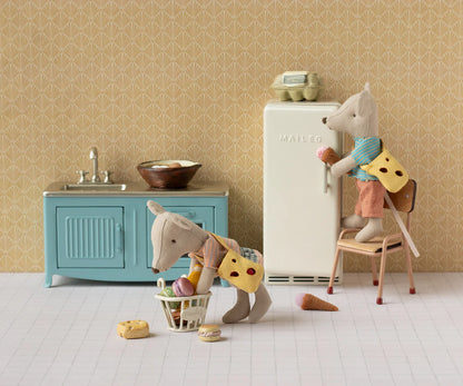 Little Sister Mouse with Bag | Maileg