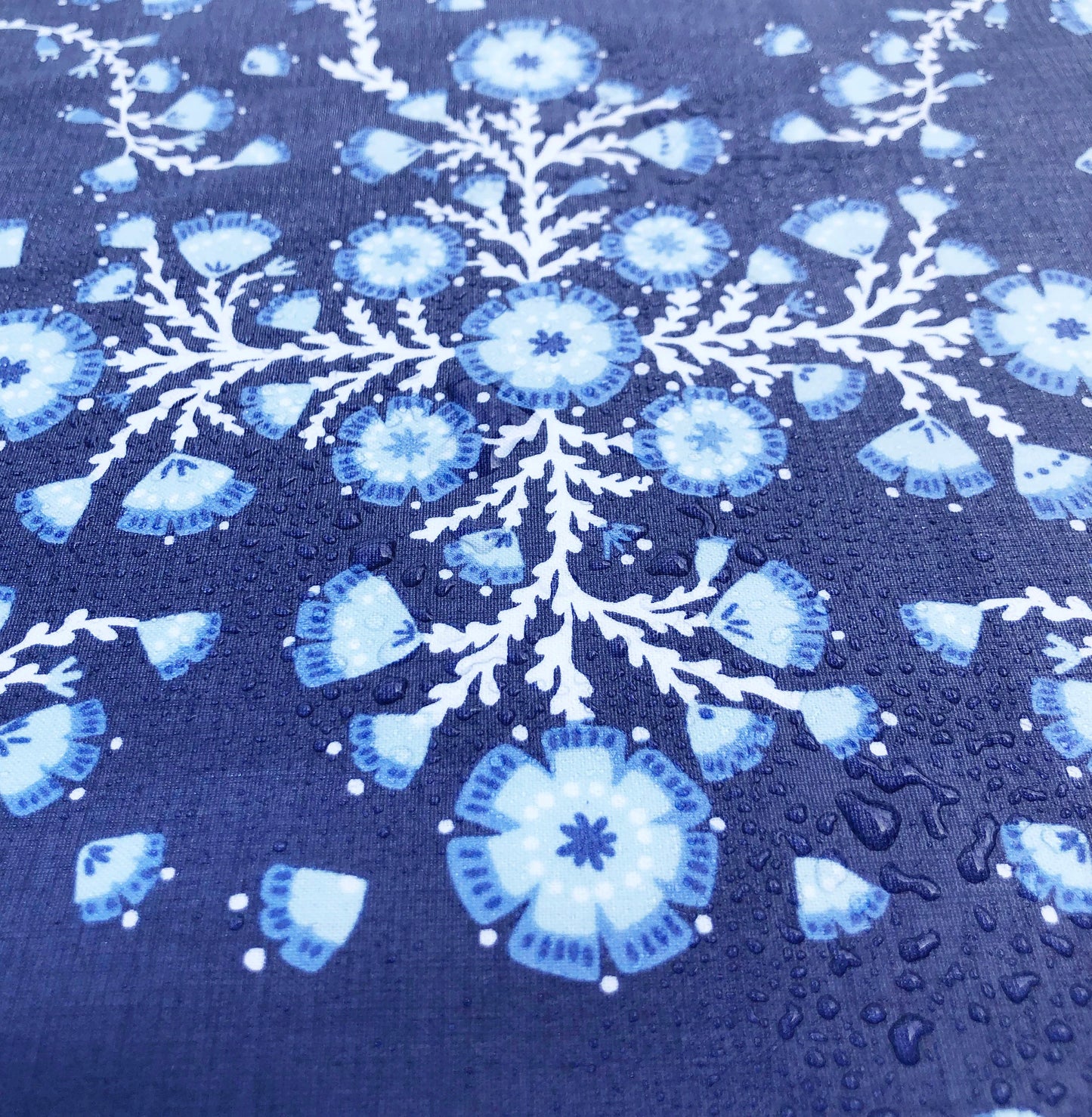 Monterey Outdoor Tablecloth | Splash Fabrics