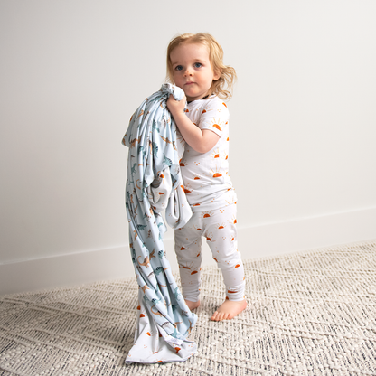 August Two Piece Lounge Set | Gigi & Max