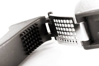 Click & Clean Garlic Press | Linden Sweden