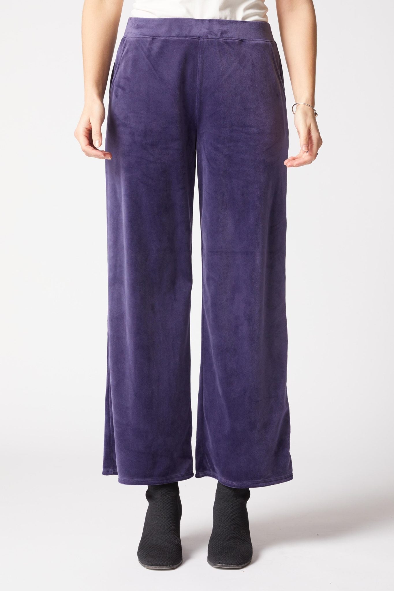 Zan Navy Velour Pant | Habitat Clothing